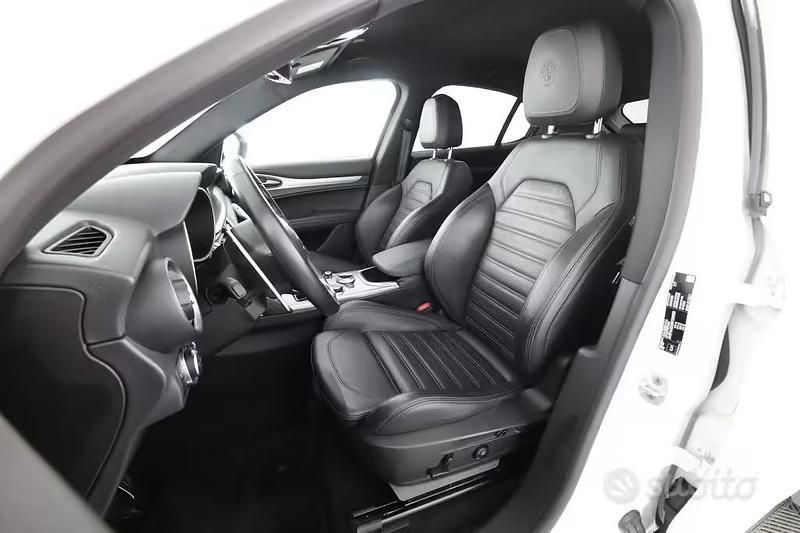 Usata Alfa Romeo Stelvio Veloce 210 CV (154 kW) 2023 Bianco SUV
