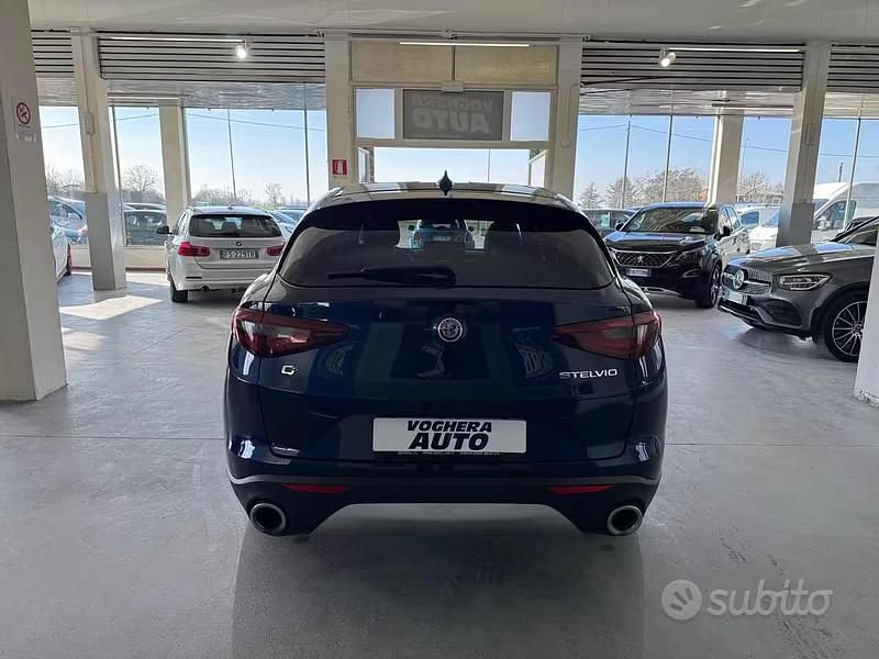 Usata Alfa Romeo Stelvio Executive 190 CV (139 kW) 2019 Blu SUV