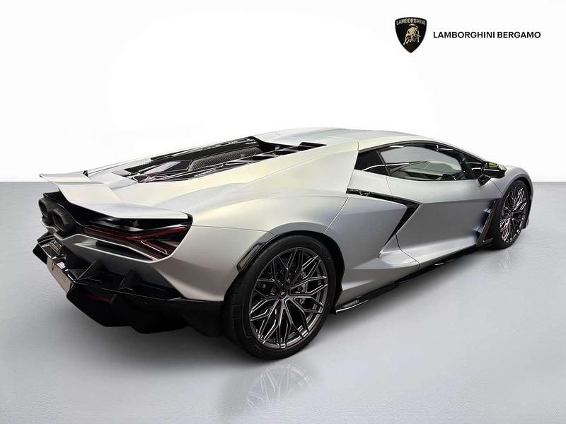 Usata Lamborghini Revuelto 1016 CV (747 kW) 2024 Azzurro thetys Coupé
