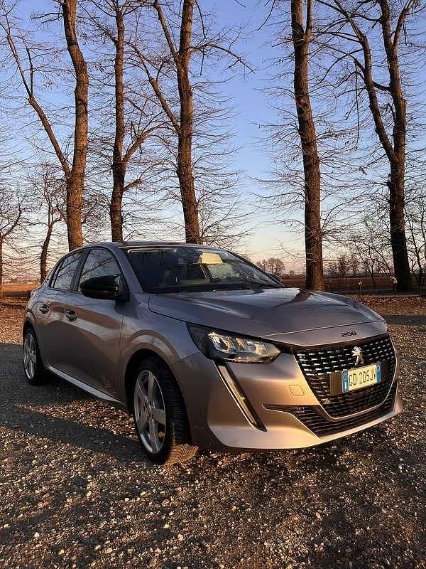 Usata Peugeot 208 Allure 101 CV (74 kW) 2020 Utilitaria