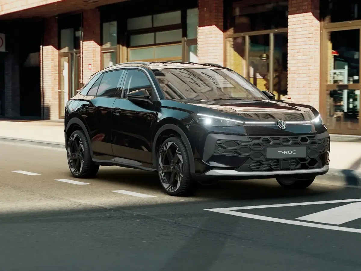 Nuova VW T-Roc Style 115 CV (84 kW) 2026 Grenadill black metallizzato SUV