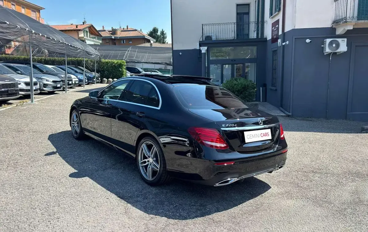 Usata Mercedes E220 Premium Plus 194 CV (142 kW) 2016 Nero Berlina
