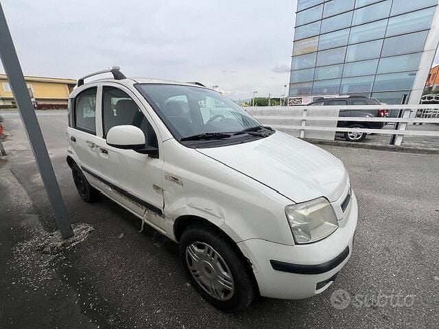 Usata Fiat Panda Dynamic 60 CV (44 kW) 2010 Bianco Utilitaria