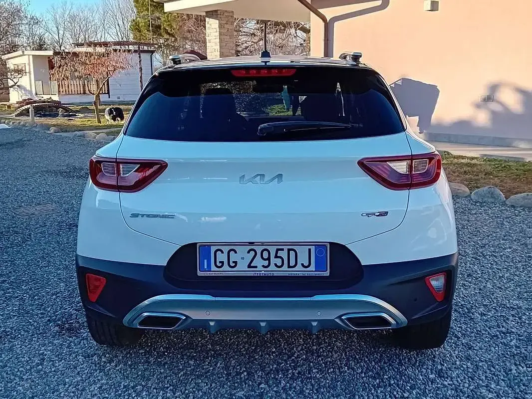 Usata Kia Stonic GT-Line 120 CV (88 kW) 2021 Bianco SUV