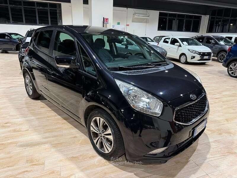 Usata Kia Venga 90 CV (66 kW) 2015 Nero Utilitaria