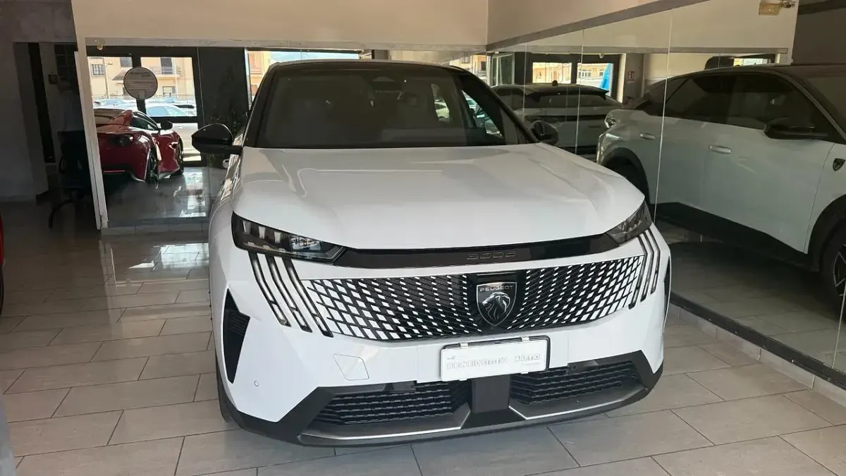 Usata Peugeot 3008 GT 136 CV (100 kW) 2025 Bianco SUV