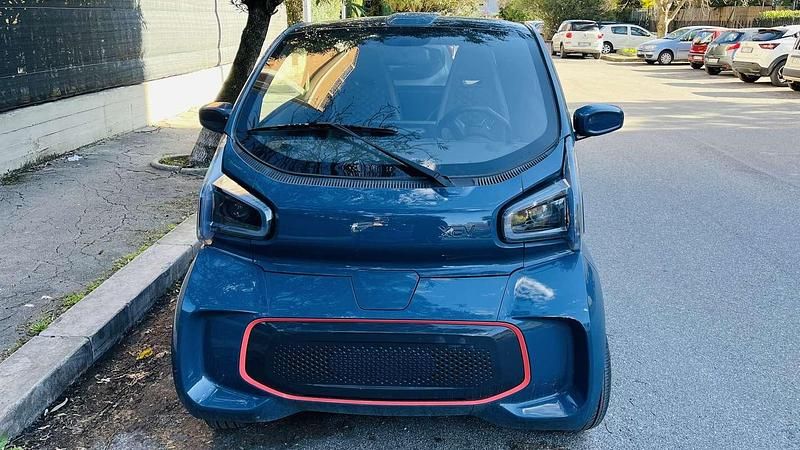 Usata XEV Yoyo 7 kW (10 CV) 2022 Blu/azzurro Utilitaria