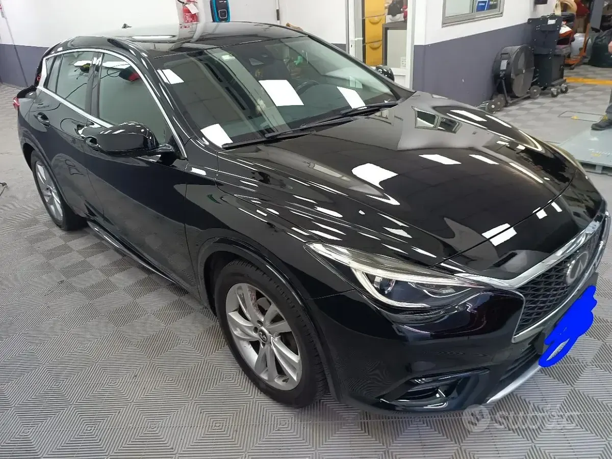 Usata Infiniti Q30 109 CV (80 kW) 2017 Nero Berlina