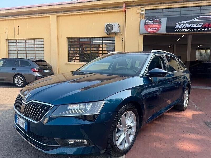 Blu Usata 2018 Skoda Superb SportLine Station wagon | 14.100 € (Cara) - Immagine 1/4