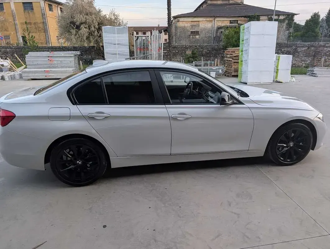 Usata BMW 318 Advantage 150 CV (110 kW) 2017 Bianco Berlina