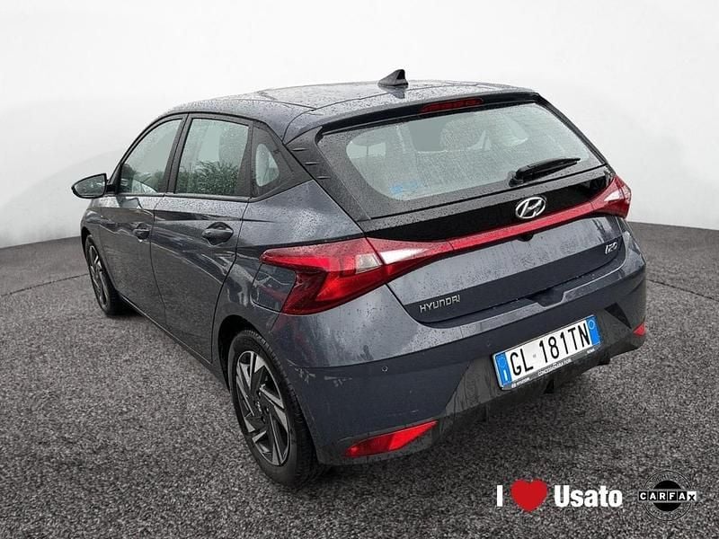 Käytetty Hyundai i20 84 HP (61 kW) 2022 Harmaa Viistoperä