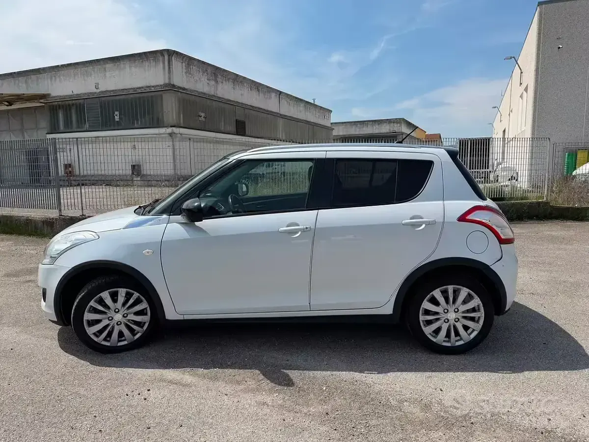 Usata Suzuki Swift GL 94 CV (69 kW) 2012 Bianco Utilitaria
