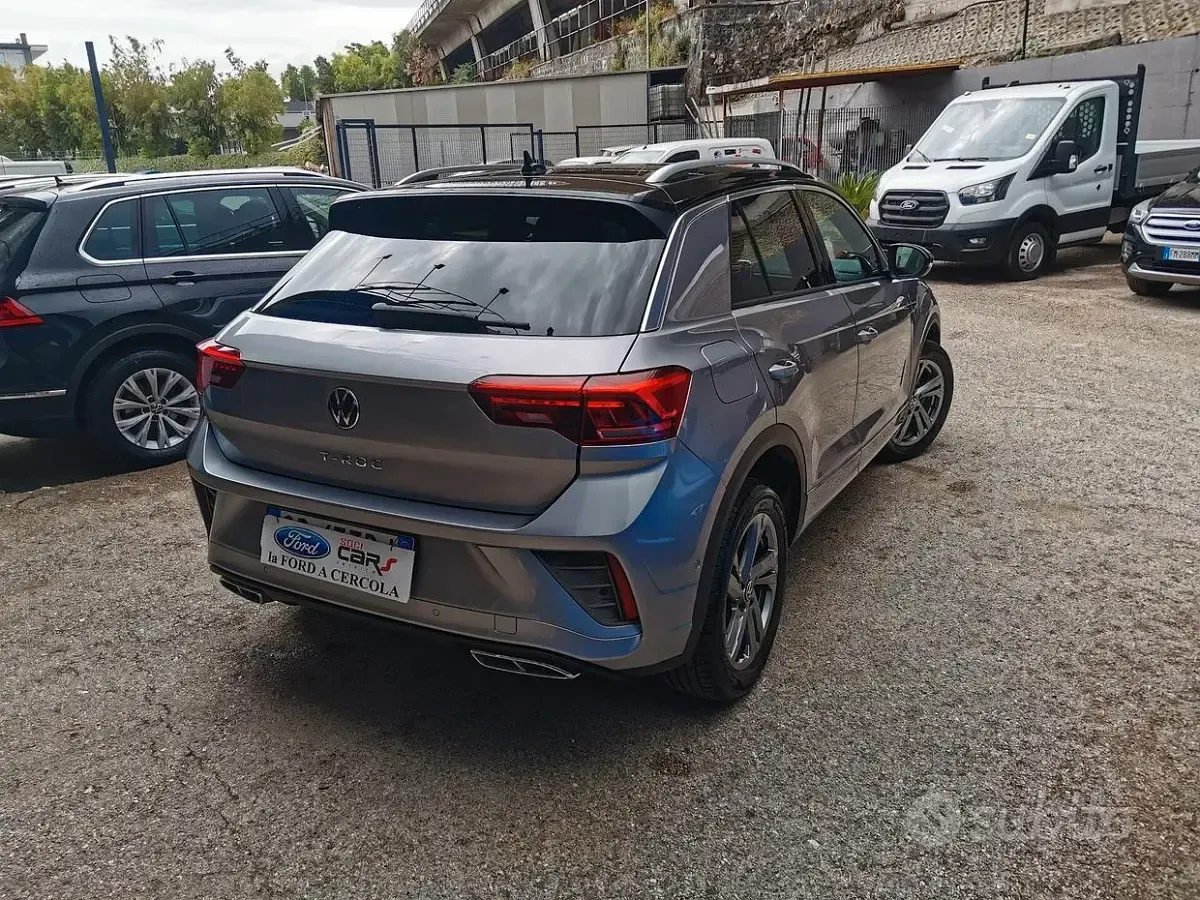 Usata VW T-Roc R-line 110 CV (80 kW) 2023 Grigio SUV