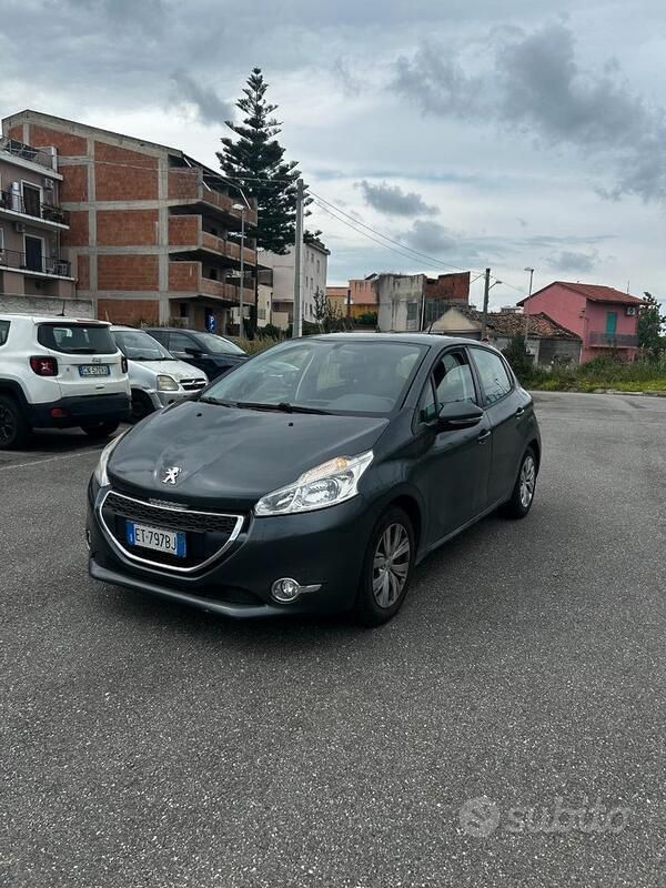 Usata Peugeot 208 70 CV (51 kW) 2013 Grigio Utilitaria