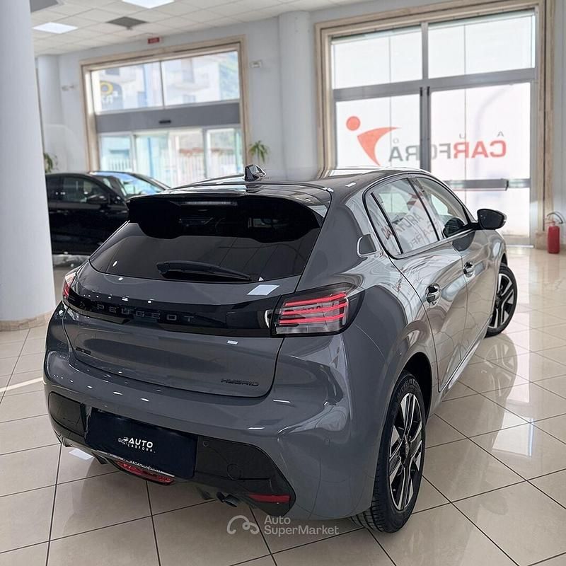 Usata Peugeot 208 Allure 101 CV (74 kW) 2025 Grigio Utilitaria