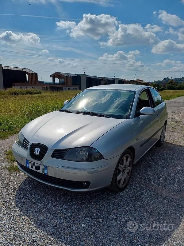 Usata Seat Ibiza 2005 Grigio Berlina