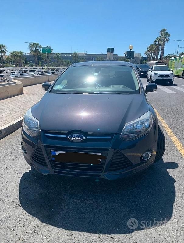 Usata Ford Focus 115 CV (84 kW) 2012 Grigio Berlina