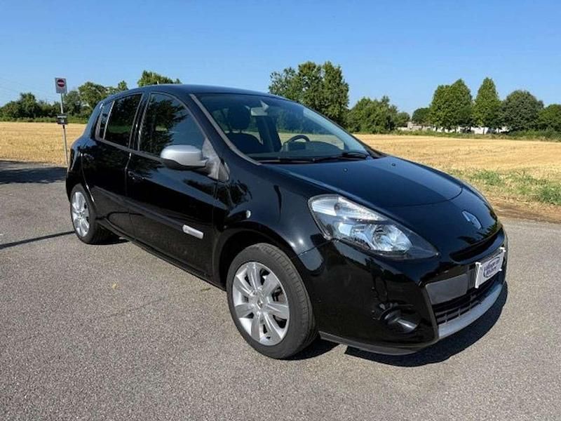 Nero Usata 2012 Renault Clio III Dynamique Tre volumi | 5390 € (Cara) - Immagine 1/4