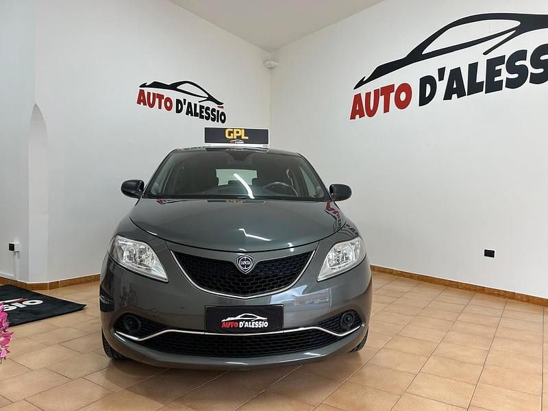 Grigio Usata 2015 Lancia Ypsilon Gold Due volumi | 8800 € (Cara) - Immagine 1/4