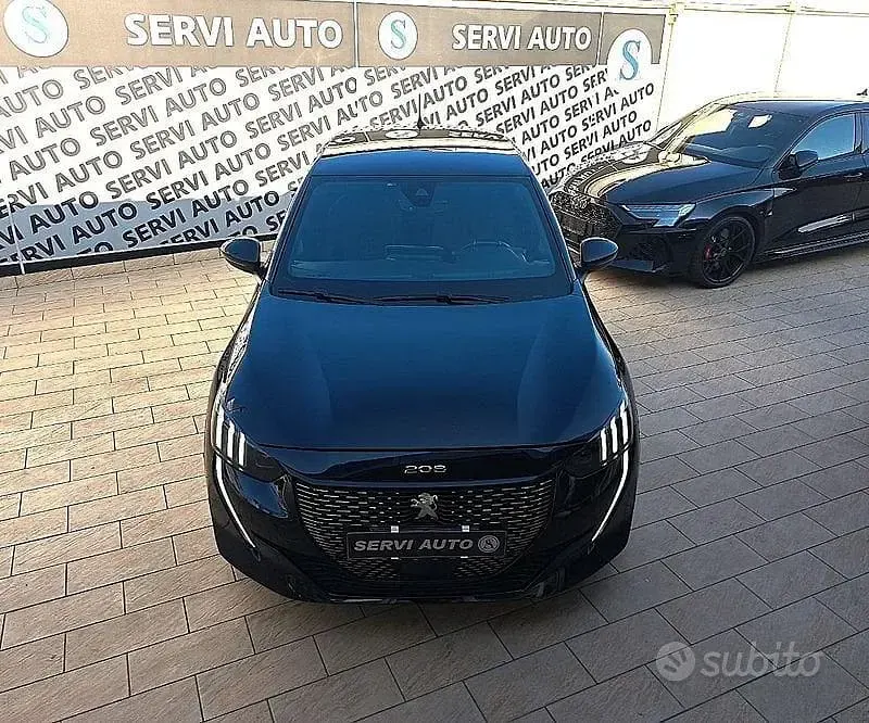 Usata Peugeot 208 GT 102 CV (75 kW) 2023 Nero Utilitaria