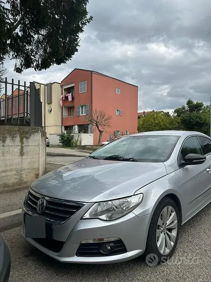 Usata VW Passat 140 CV (102 kW) 2010 Grigio Berlina