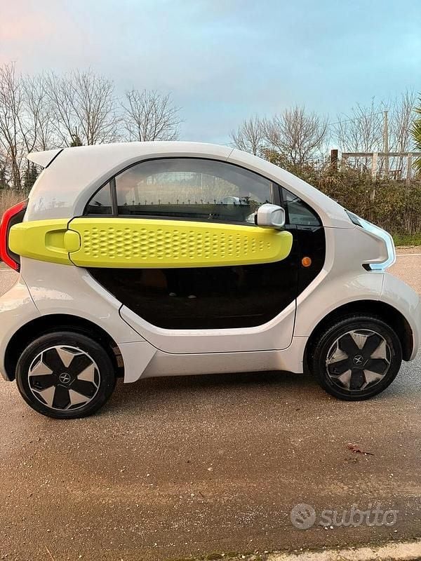 Usata XEV Yoyo 7 kW (10 CV) 2024 Beige Utilitaria
