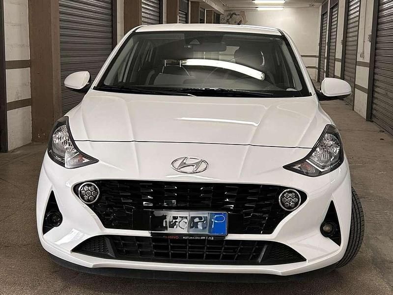 Usata Hyundai i10 67 CV (49 kW) 2021 Bianco Utilitaria