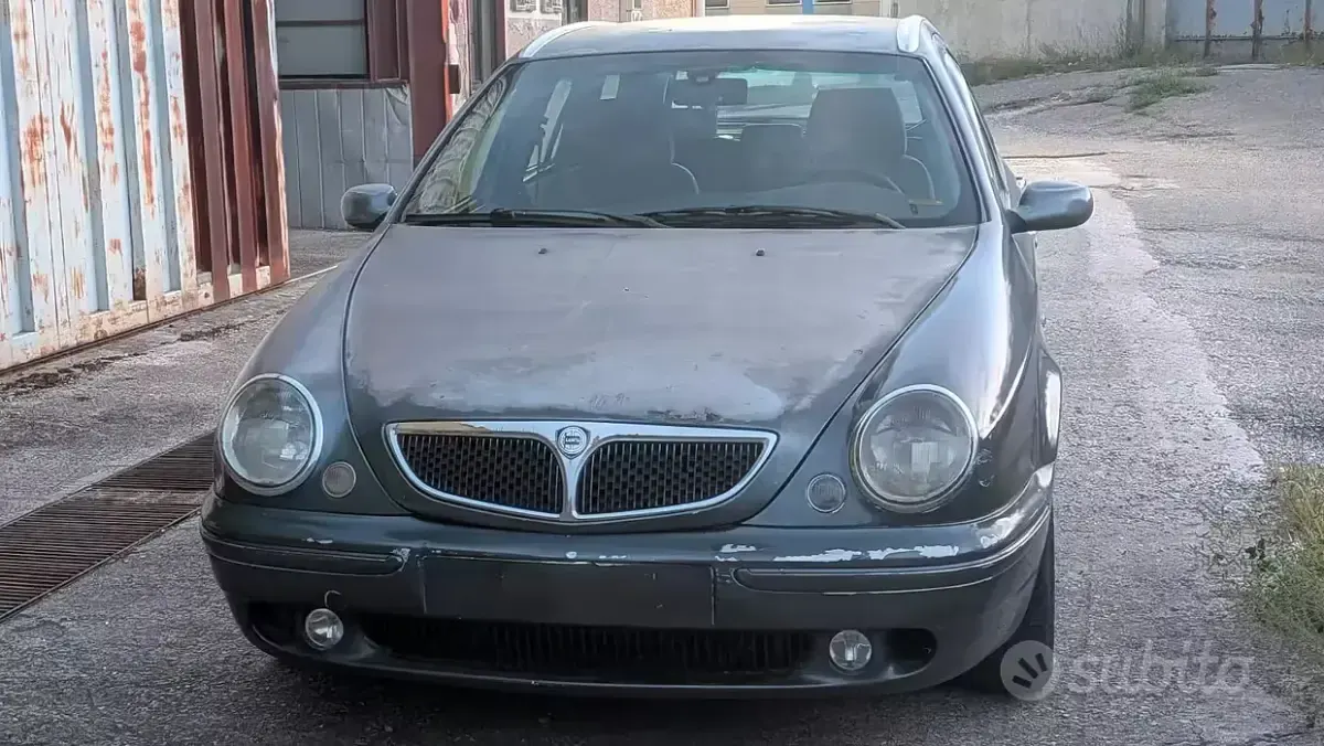 Usata Lancia Lybra 131 CV (96 kW) 2000 Grigio Station wagon