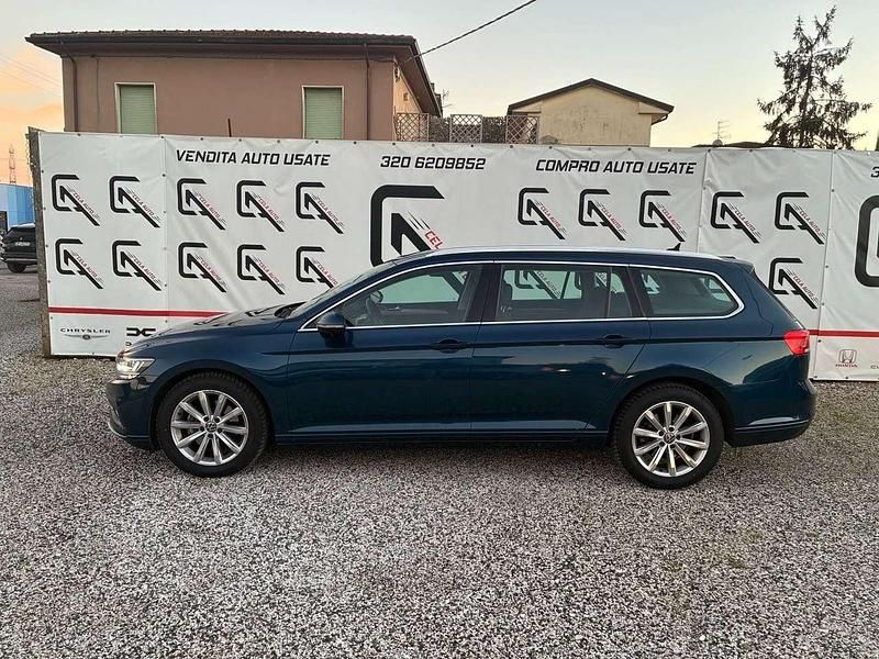 Usata VW Passat Business 150 CV (110 kW) 2021 Blu/azzurro Station wagon