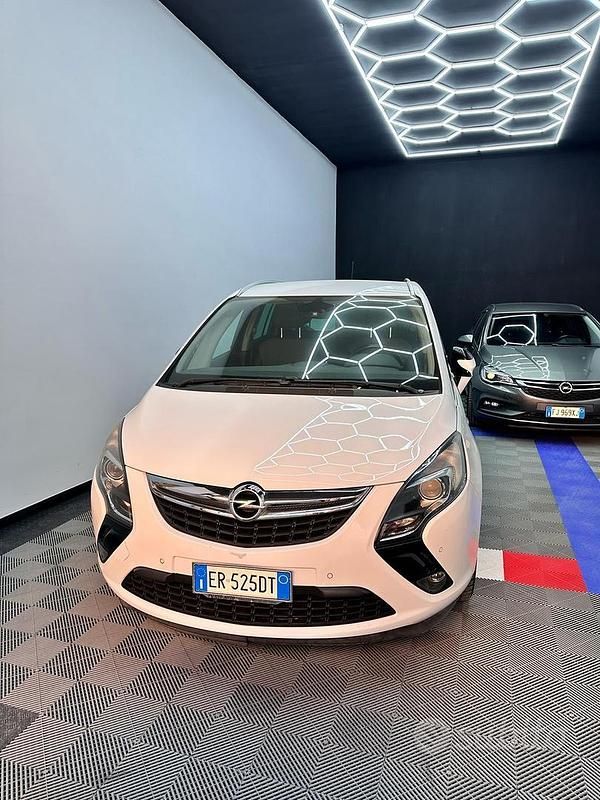 Usata Opel Zafira 150 CV (110 kW) 2013 Bianco Monovolume