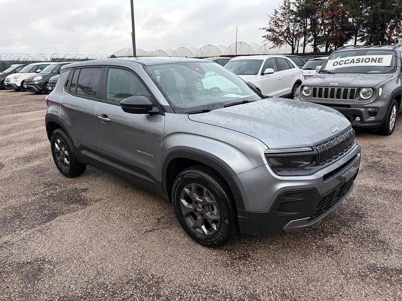 Nuova Jeep Avenger Longitude 101 CV (74 kW) 2025 Grigio SUV