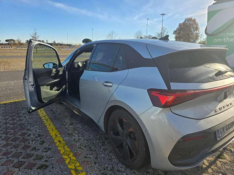Usata Cupra Born e-Boost 169 kW (231 CV) 2023 Grigio Utilitaria