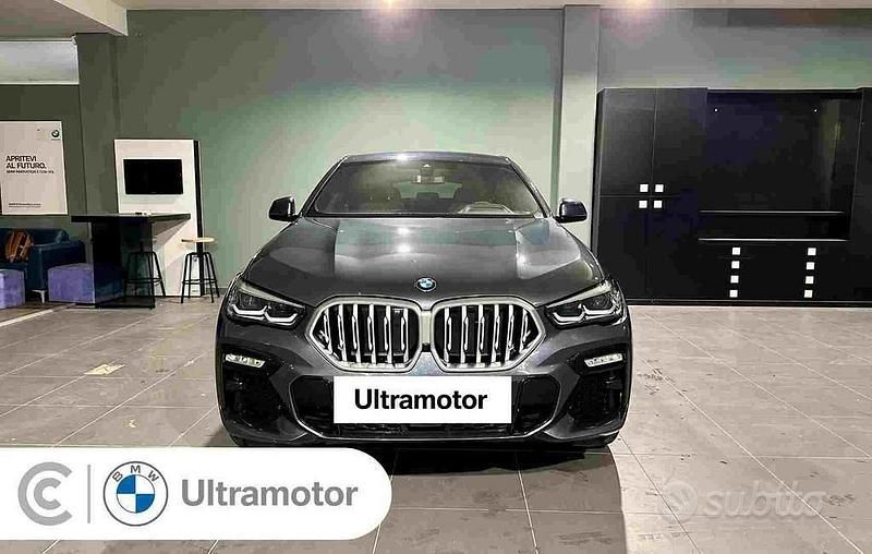 Usata BMW X6 M Sport 340 CV (250 kW) 2021 Artik grau metallizzato SUV