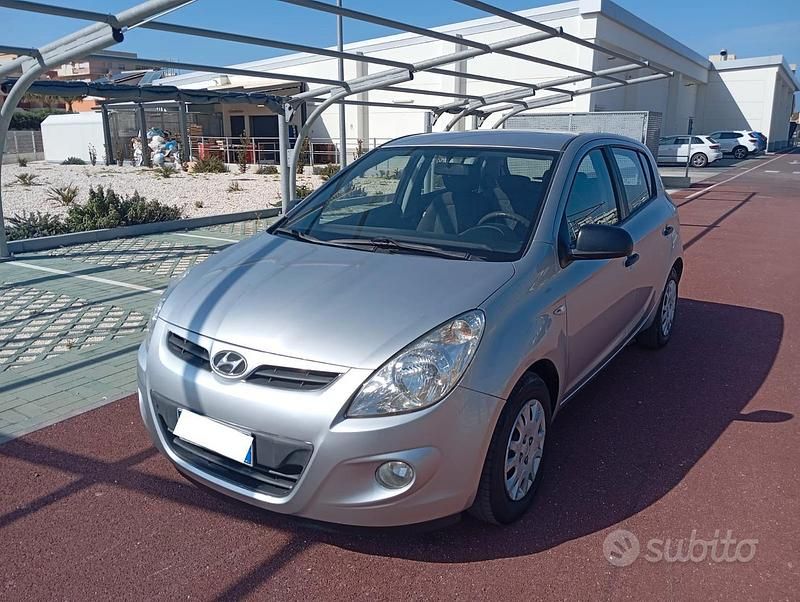 Usata Hyundai i20 2010 Grigio Utilitaria