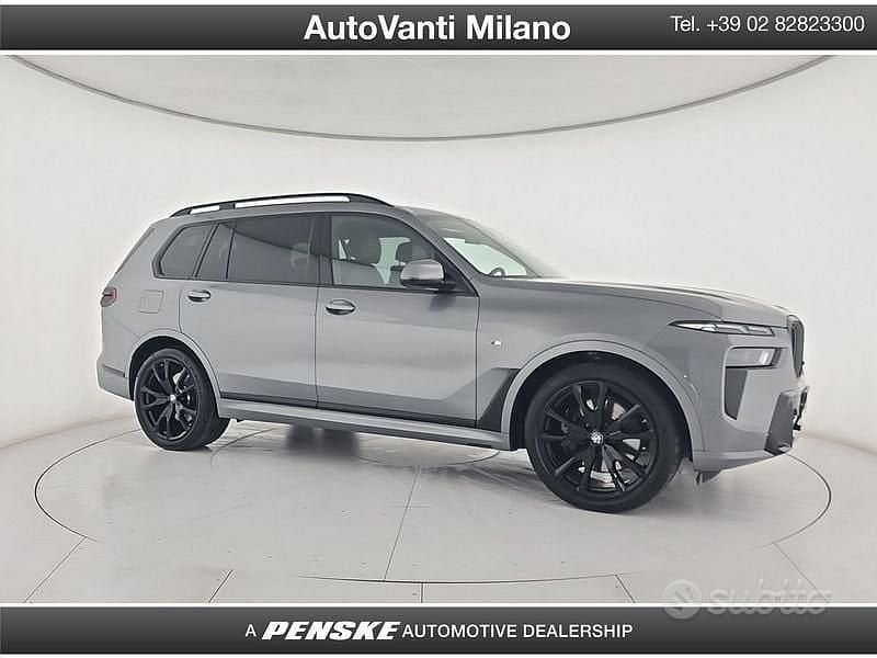 Usata BMW X7 M Sport 352 CV (258 kW) 2024 Grigio SUV