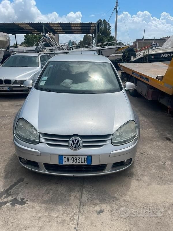 Usata VW Golf IV 140 CV (102 kW) 2005 Grigio Berlina