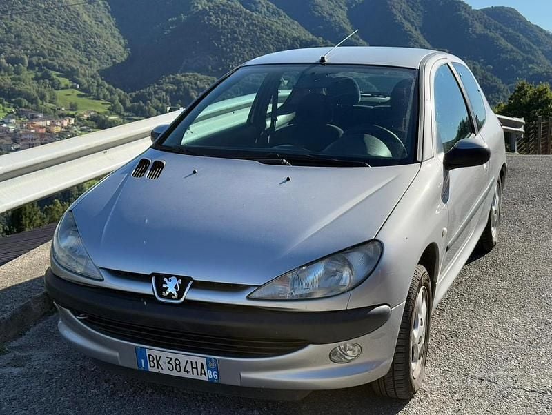 Usata Peugeot 206 2000 Grigio Utilitaria