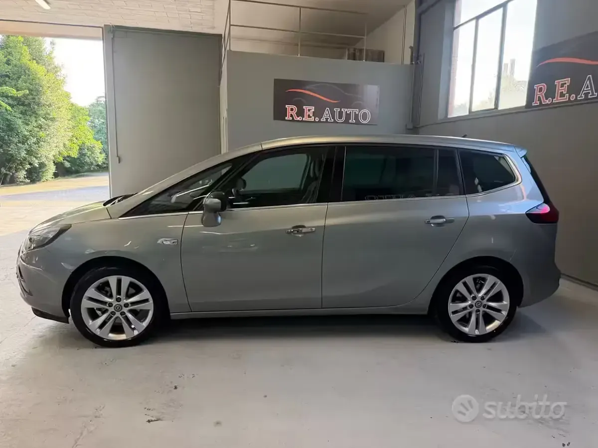 Usata Opel Zafira Tourer Cosmo 136 CV (100 kW) 2013 Grigio Monovolume