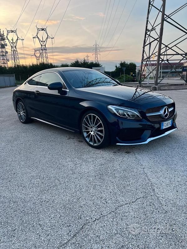 Usata Mercedes C220 Premium 170 CV (125 kW) 2017 Blu Coupé