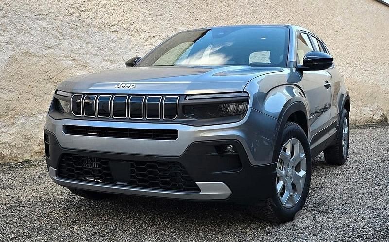 Nuova Jeep Avenger Altitude 100 CV (73 kW) 2025 Grigio SUV