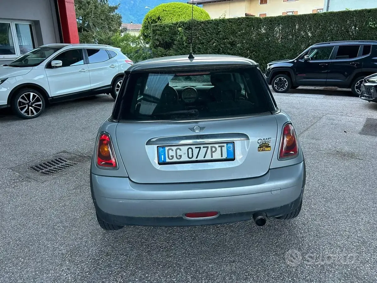 Usata Mini Cooper 95 CV (69 kW) 2007 Grigio Utilitaria