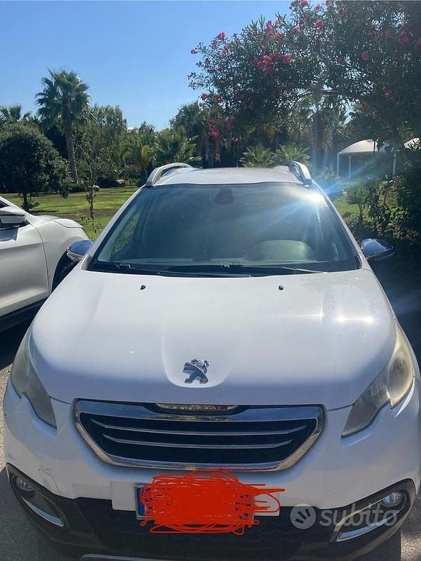 Bianco Usata 2014 Peugeot 2008 SUV | 7800 € - Immagine 1/4