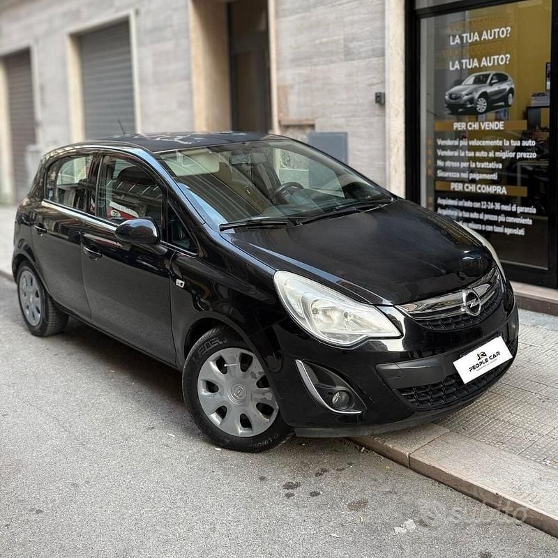 Usata Opel Corsa Cosmo 86 CV (63 kW) 2011 Nero Utilitaria