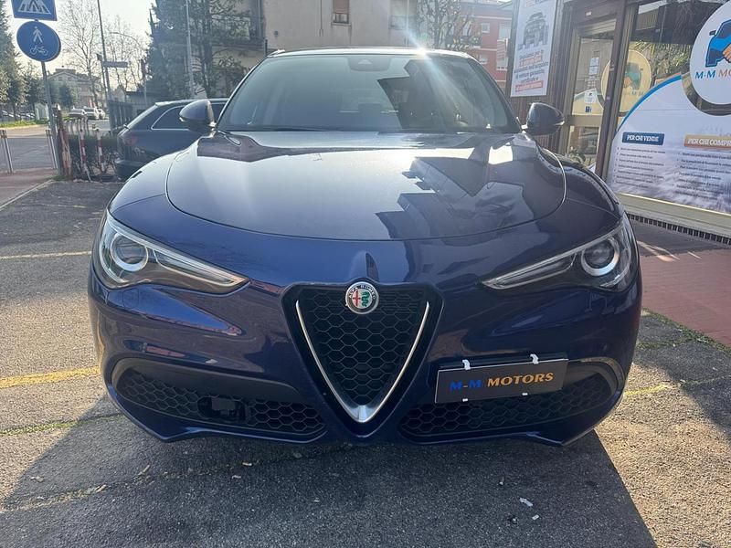 Usata Alfa Romeo Stelvio Business 160 CV (117 kW) 2020 Blu/azzurro SUV