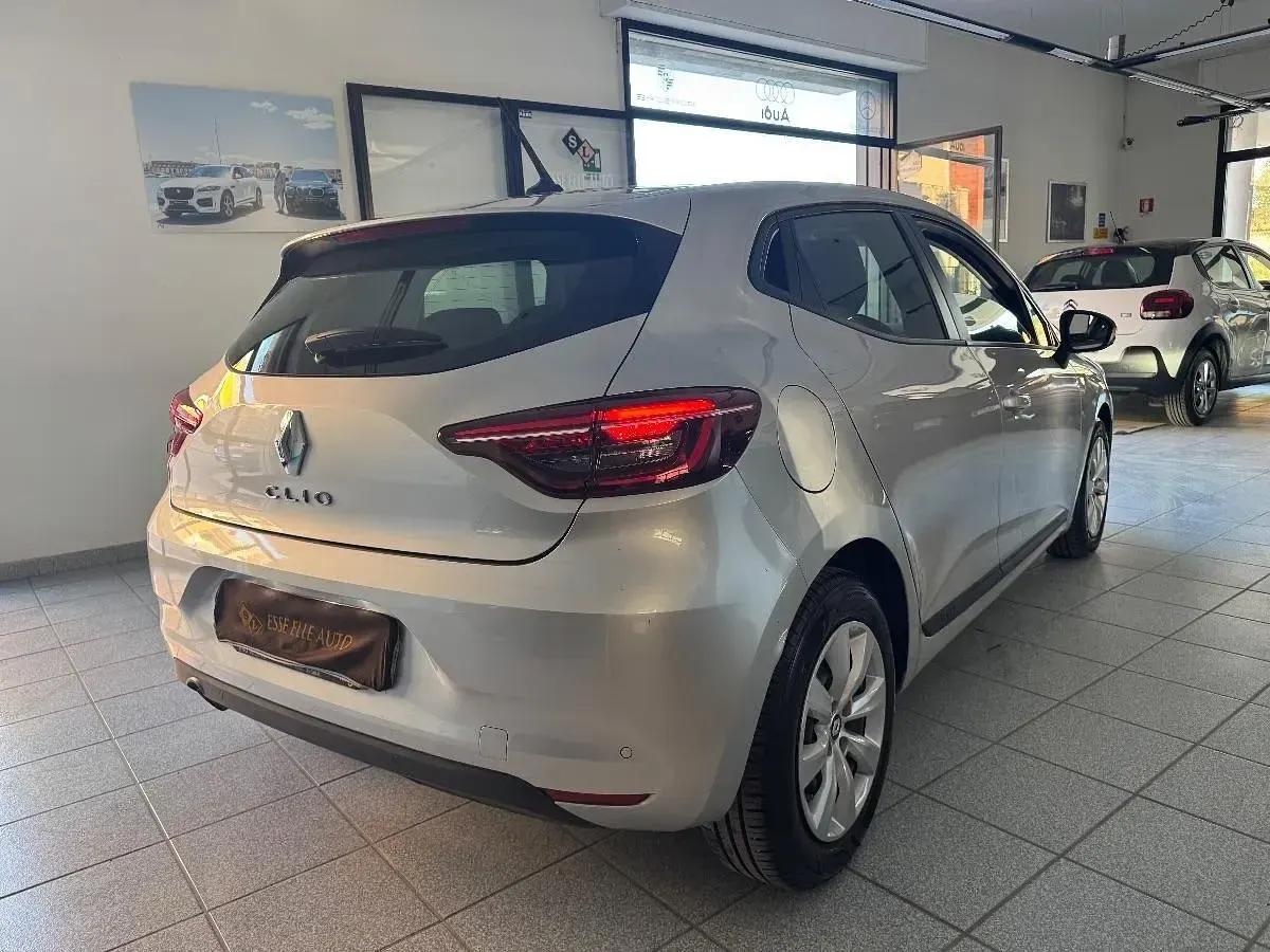 Usata Renault Clio Intens 85 CV (62 kW) 2020 Grigio