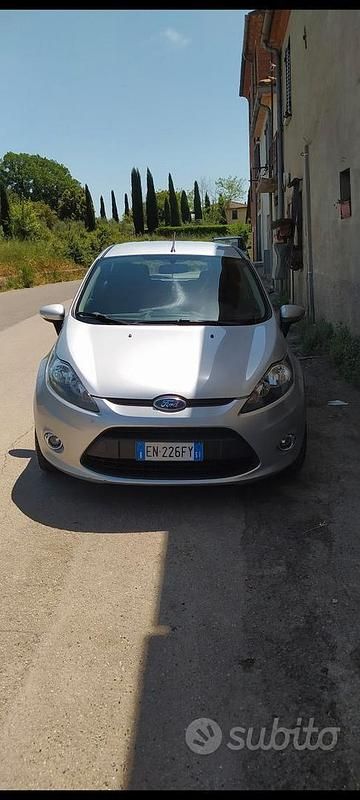 Usata Ford Fiesta 82 CV (60 kW) 2012 Berlina