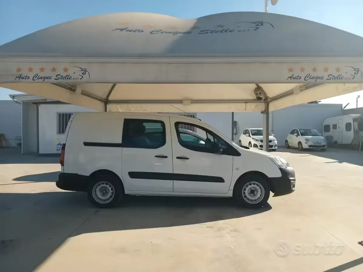 Käytetty Peugeot Partner 99 HP (72 kW) 2018 Valkoinen Tila-auto