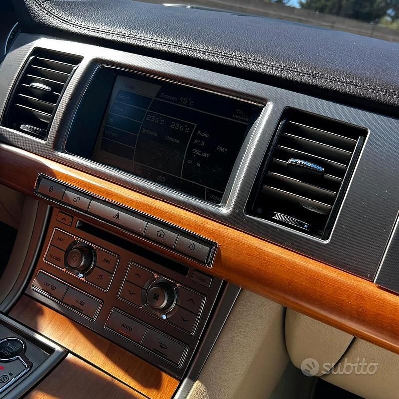 Usata Jaguar XF Luxury 275 CV (202 kW) 2009 Nero Berlina