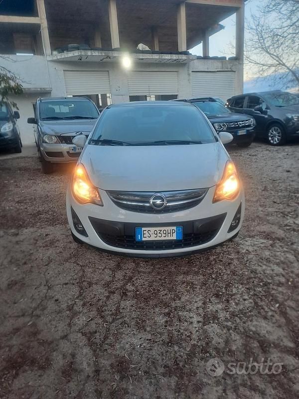 Usata Opel Corsa Sport 85 CV (62 kW) 2014 Bianco Berlina