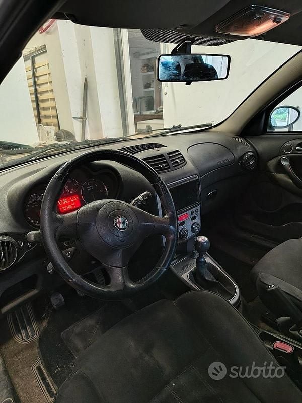 Usata Alfa Romeo 147 116 CV (85 kW) 2006 Utilitaria